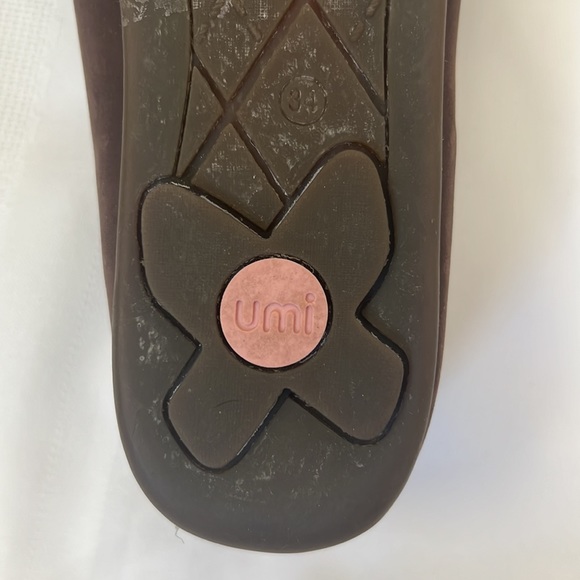 Umi | Size 4 Girls (US) Brown and Pink Heart Flats - Picture 6 of 13